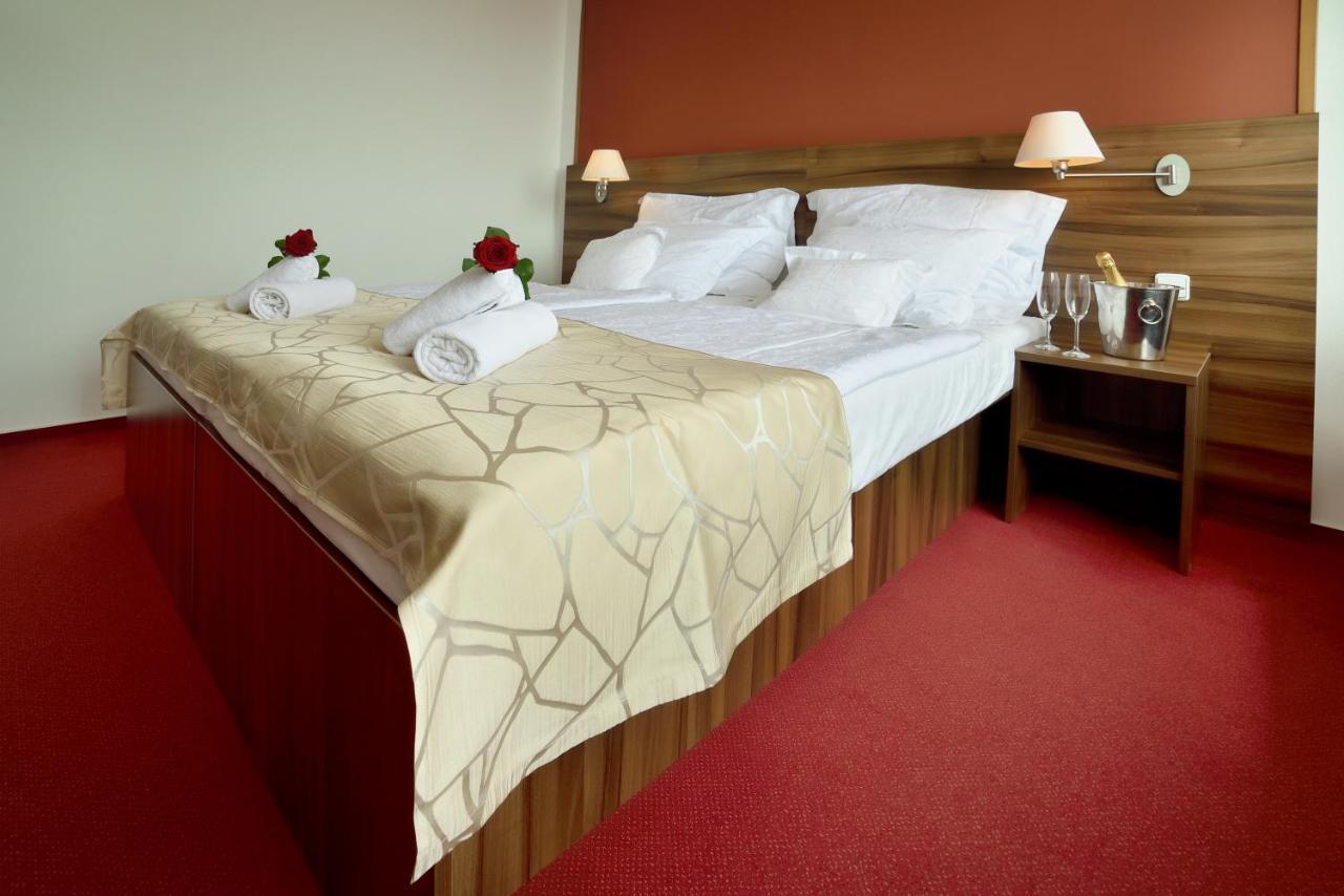 Hotel Palcat Tabor Ngoại thất bức ảnh